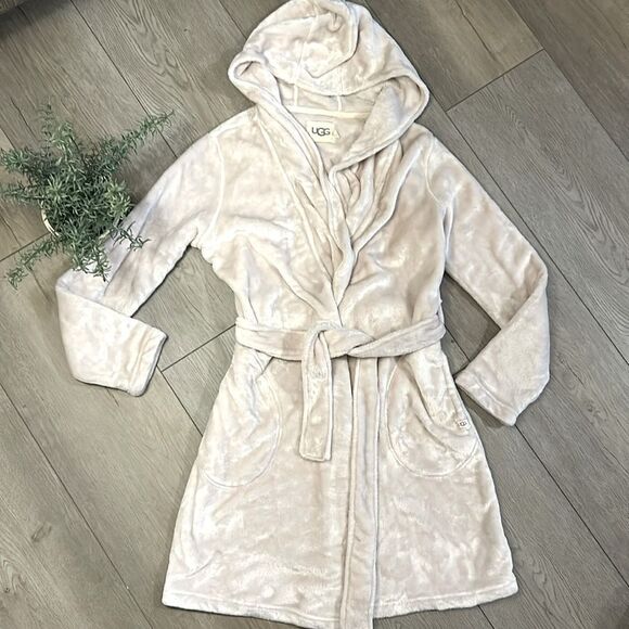 UGG CREAM VELOUR ROBE WITH HOOD SIZE SMALL KNEE LENGTH EEEUC - Picture 1 of 9